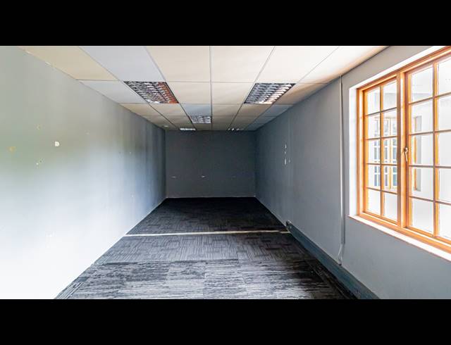 1,702M² OFFICE FOR SALE IN KENSINGTON B